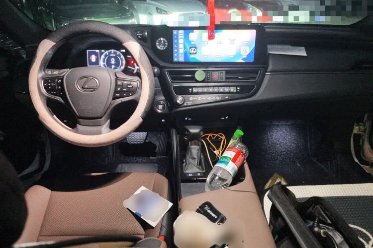 Used Lexus ES 2022 200 Excellence Edition Center Console