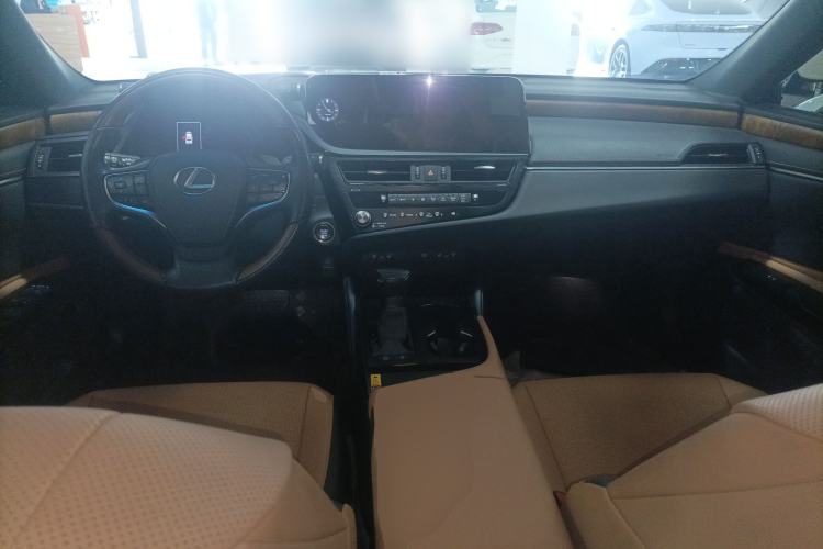 Used Lexus ES 2022 200 Luxury Edition Center Console