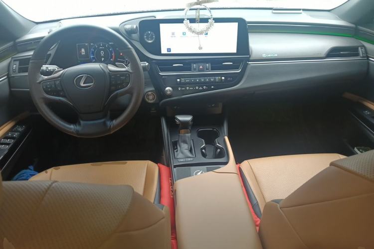 Used Lexus ES 2022 200 Excellence Edition Center Console