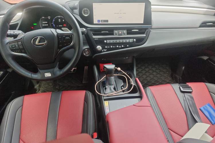 Used Lexus ES 2022 300h F SPORT Center Console