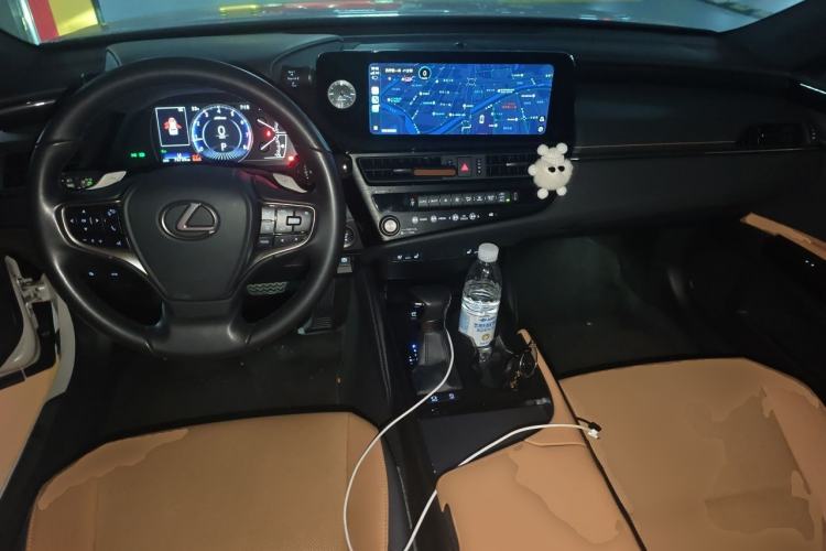 Used Lexus ES 2022 200 Excellence Edition Center Console