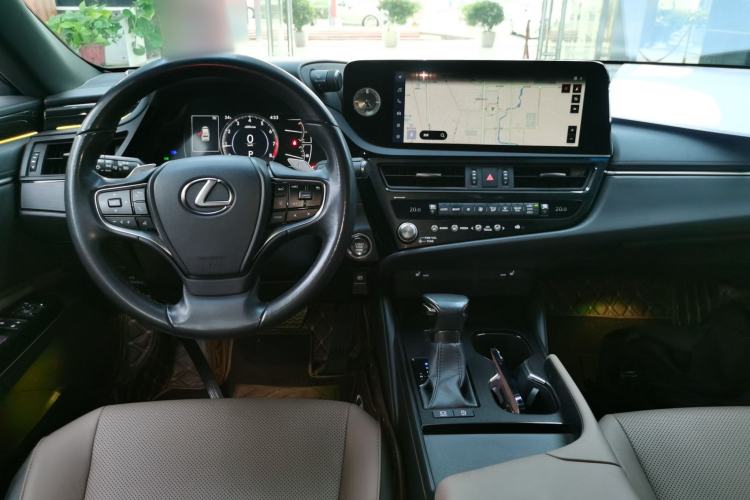 Used Lexus ES 2022 200 Excellence Edition Center Console
