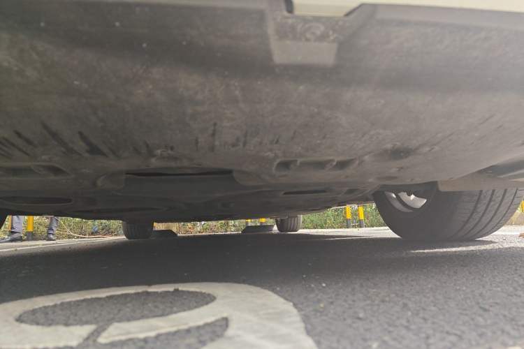 Used Lexus ES 2022 300h Excellence Edition Chassis Front