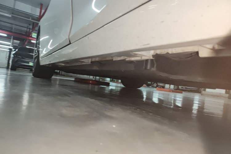Used Lexus ES 2022 300h Deluxe Edition Chassis Rear Left