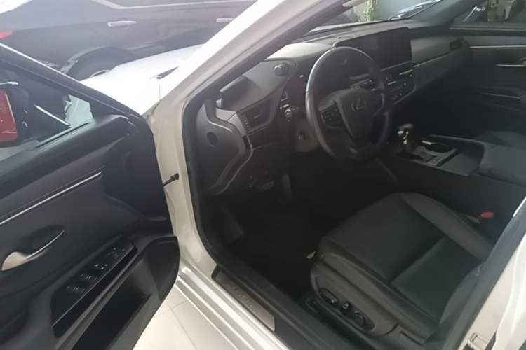 Used Lexus ES 2022 260 Excellence Edition Driver Seat