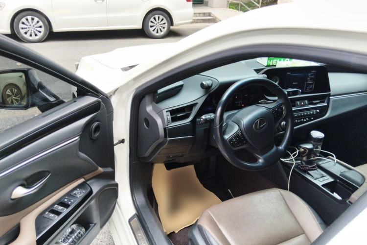 Used Lexus ES 2022 260 Excellence Edition Driver Seat