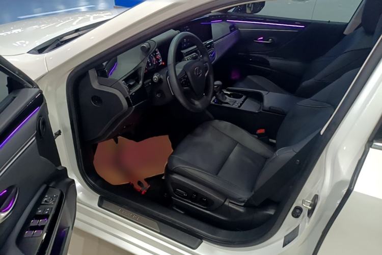 Used Lexus ES 2022 200 Excellence Edition Driver Seat
