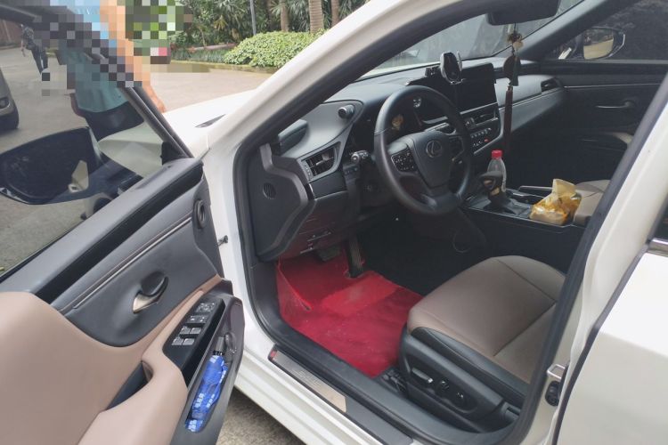 Used Lexus ES 2022 200 Excellence Edition Driver Seat
