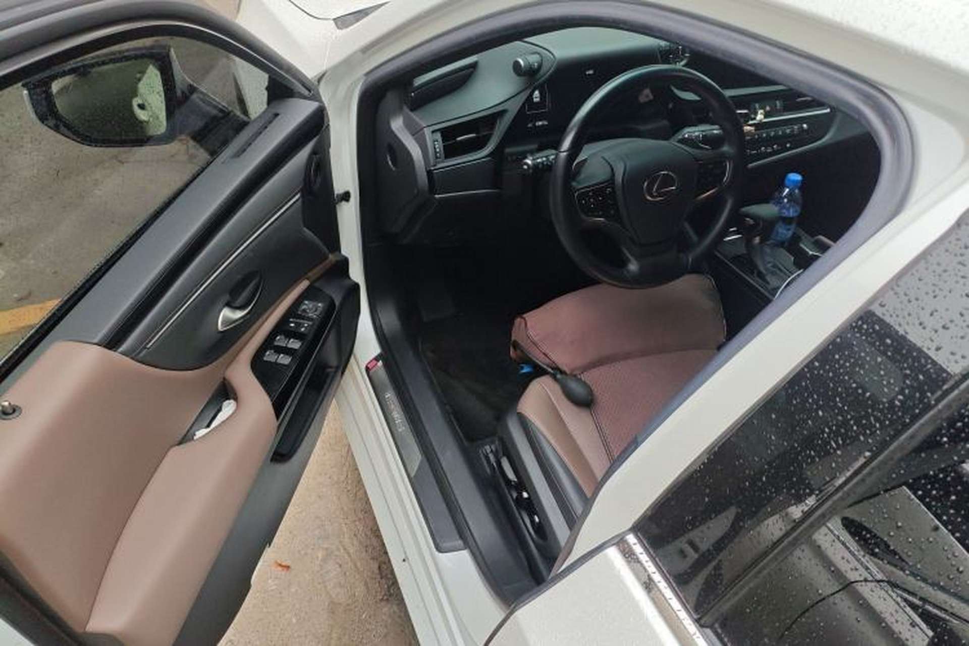 Used Lexus ES 2022 300h Excellence Edition Driver Seat
