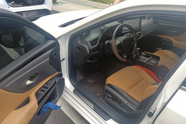 Used Lexus ES 2022 200 Excellence Edition Driver Seat