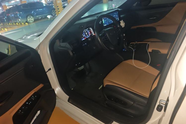 Used Lexus ES 2022 200 Excellence Edition Driver Seat