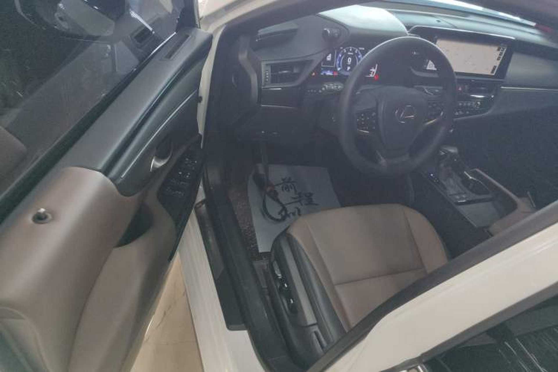 Used Lexus ES 2022 200 Excellence Edition Driver Seat