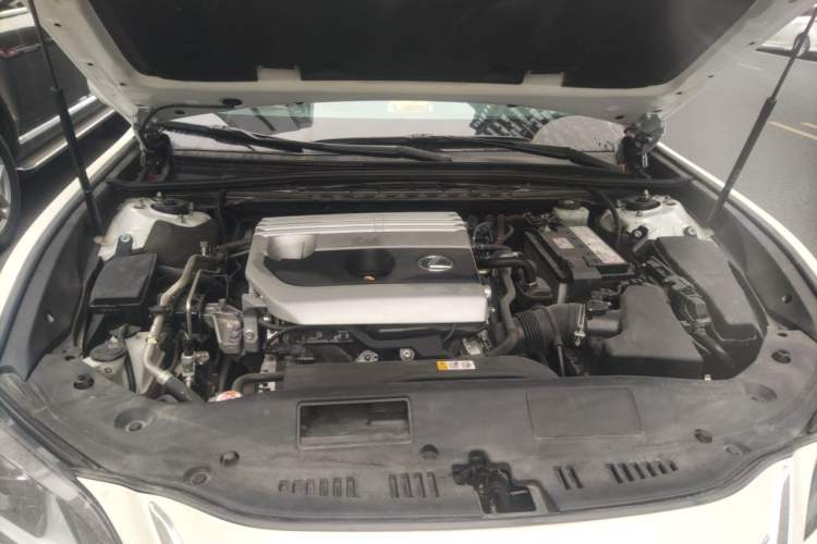 Used Lexus ES 2022 200 Luxury Edition Engine Bay