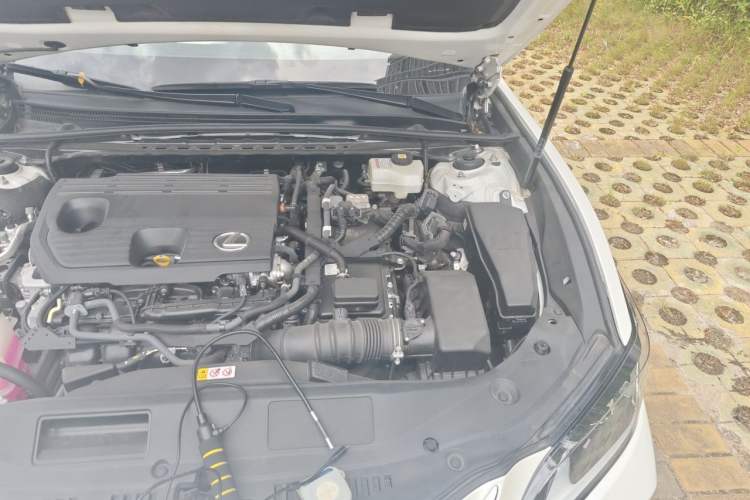 Used Lexus ES 2022 300h Excellence Edition Engine Bay Left