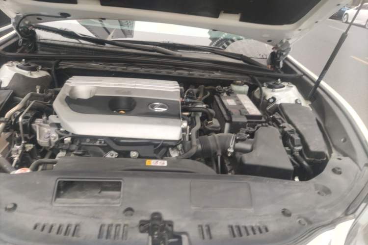 Used Lexus ES 2022 200 Luxury Edition Engine Bay Left