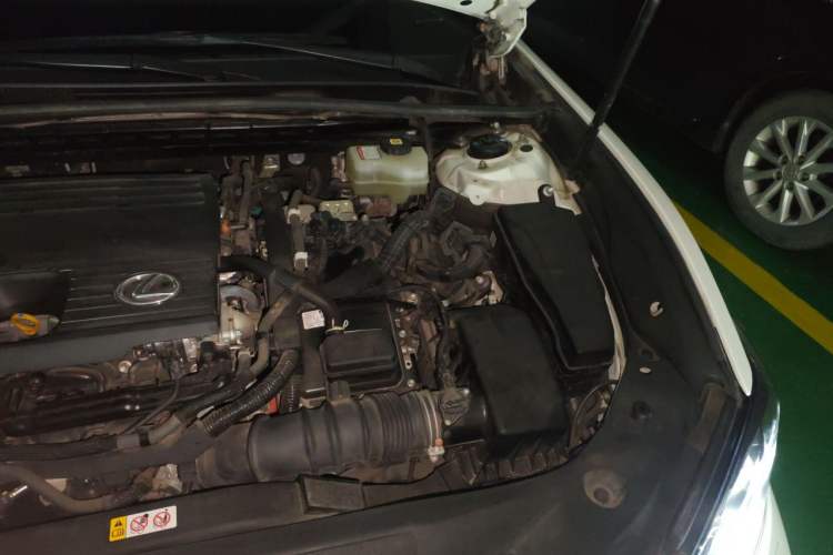 Used Lexus ES 2022 300h F SPORT Engine Bay Left