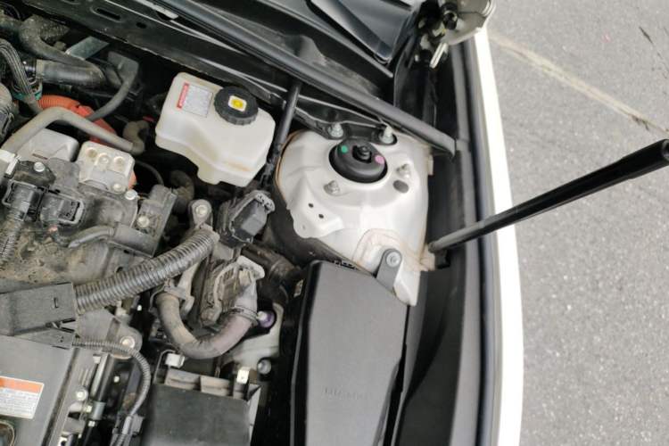Used Lexus ES 2022 300h Excellence Edition Engine Bay Left