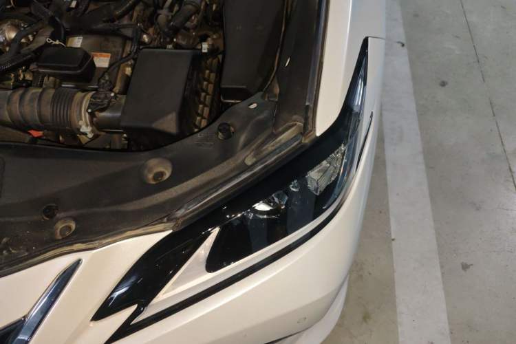 Used Lexus ES 2022 300h Excellence Edition Engine Bay Left