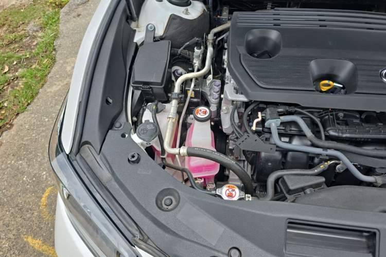 Used Lexus ES 2022 300h Excellence Edition Engine Bay Right