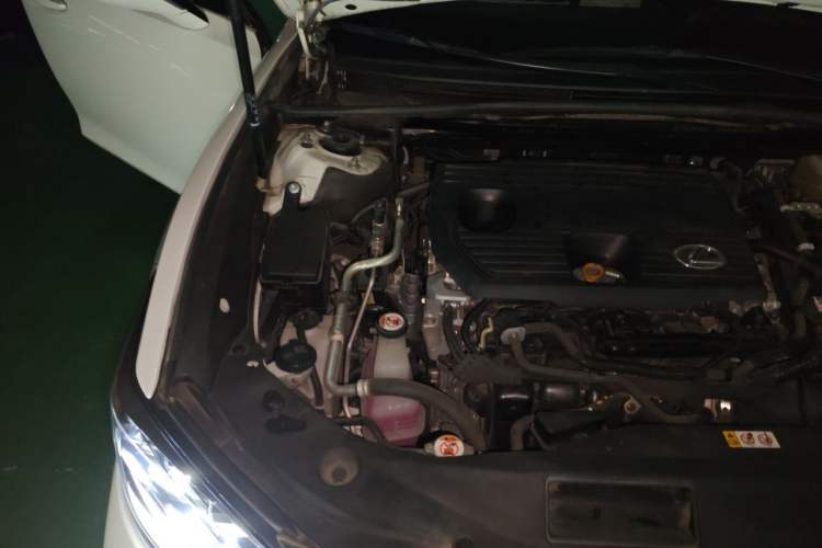 Used Lexus ES 2022 300h F SPORT Engine Bay Right