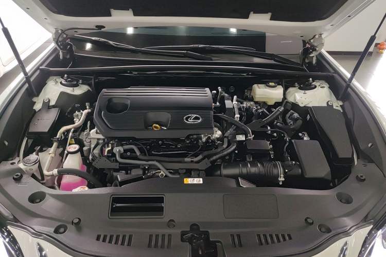 Used Lexus ES 2022 300h Excellence Edition Engine Bay