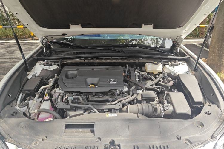 Used Lexus ES 2022 300h Excellence Edition Engine Bay