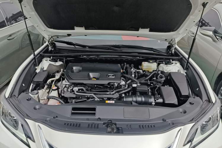 Used Lexus ES 2022 300h Excellence Edition Engine Bay