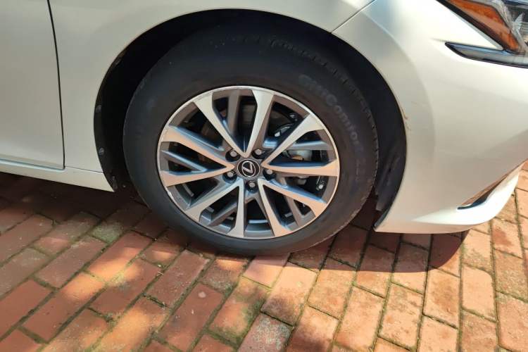 Used Lexus ES 2022 300h Excellence Edition Exterior 1
