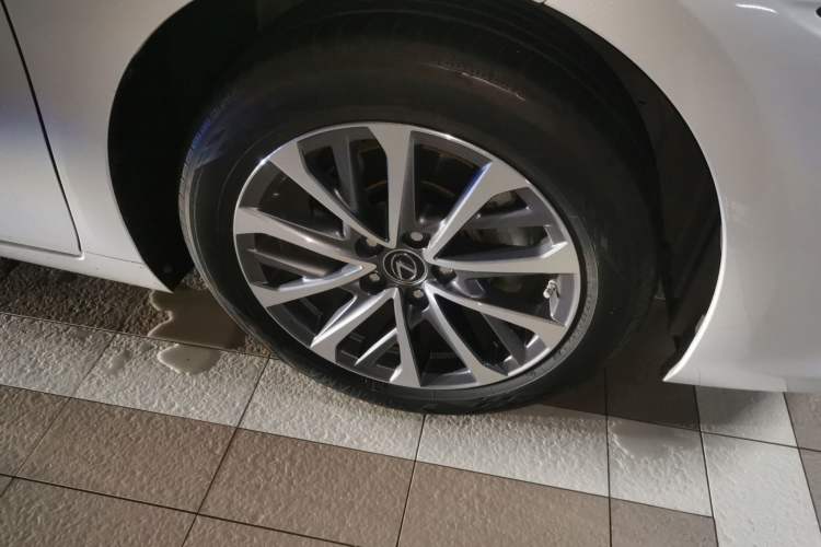 Used Lexus ES 2022 200 Excellence Edition Exterior 1