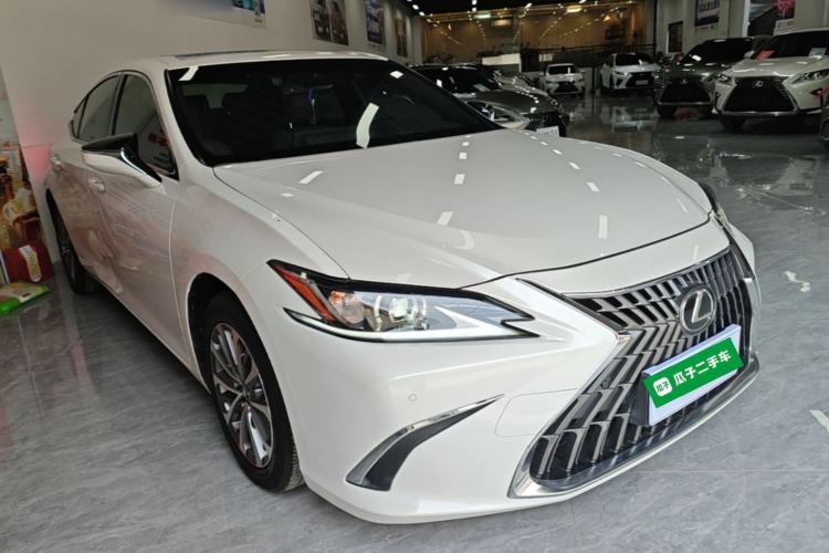 Used Lexus ES 2022 300h Excellence Edition Exterior 1