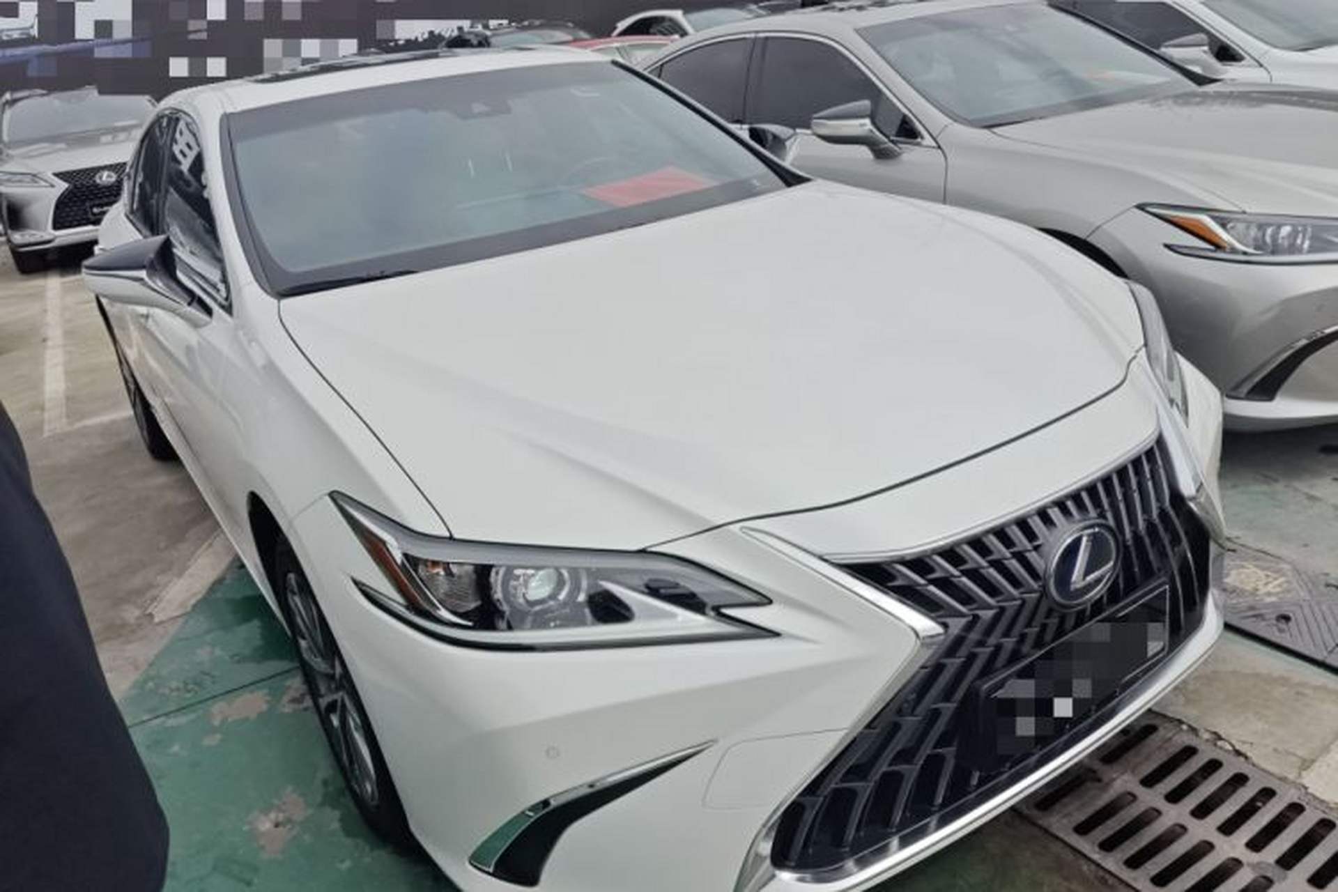 Used Lexus ES 2022 300h Excellence Edition Exterior 1