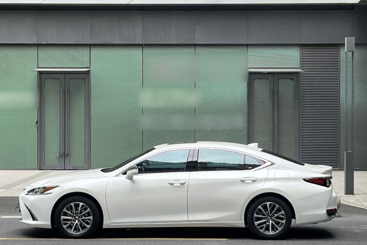Used Lexus ES 2022 300h Excellence Edition Exterior 10