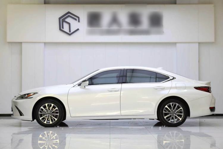 Used Lexus ES 2022 300h Excellence Edition Exterior 2