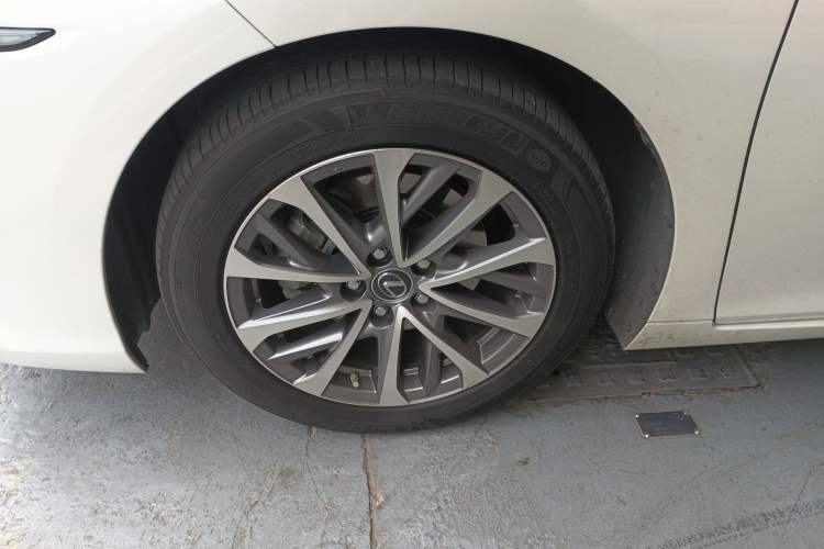 Used Lexus ES 2022 300h Excellence Edition Exterior 2
