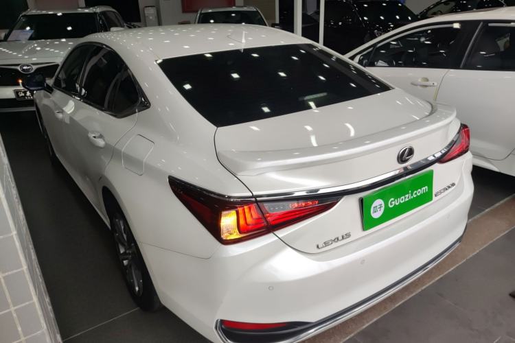 Used Lexus ES 2022 300h Excellence Edition Exterior 2