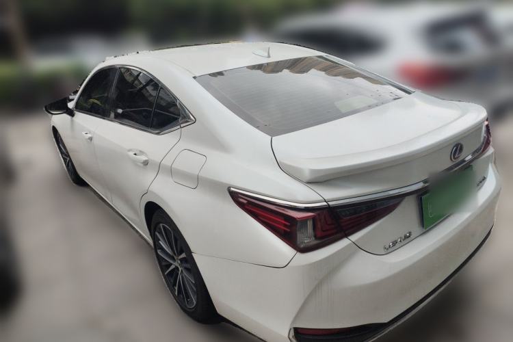 Used Lexus ES 2022 300h Deluxe Edition Exterior 3