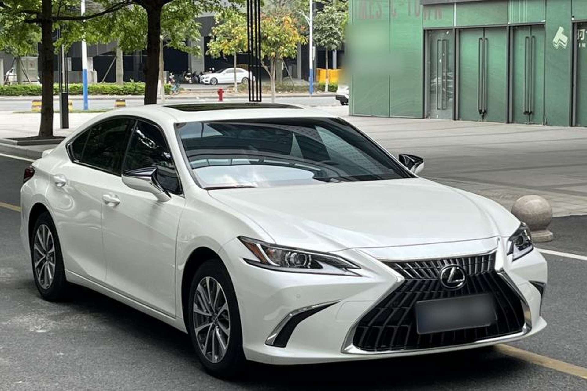 Used Lexus ES 2022 300h Excellence Edition Exterior 3