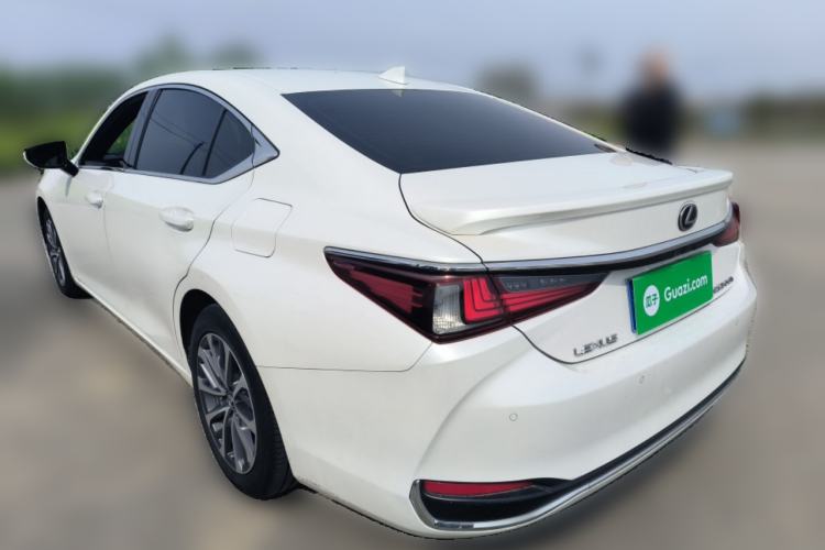 Used Lexus ES 2022 300h Excellence Edition Exterior 3