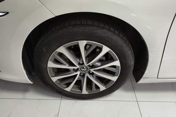 Used Lexus ES 2022 200 Excellence Edition Exterior 4