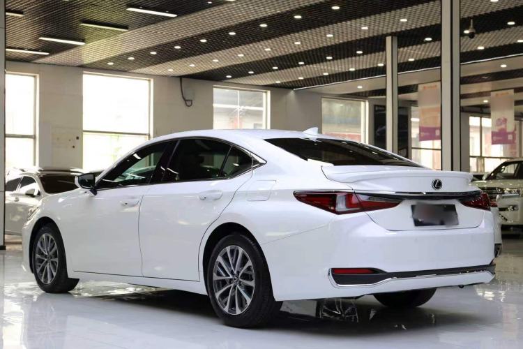 Used Lexus ES 2022 300h Excellence Edition Exterior 4