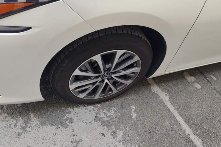 Used Lexus ES 2022 200 Excellence Edition Exterior 4