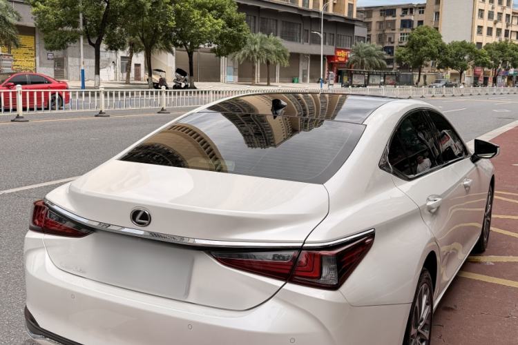 Used Lexus ES 2022 200 Excellence Edition Exterior 4