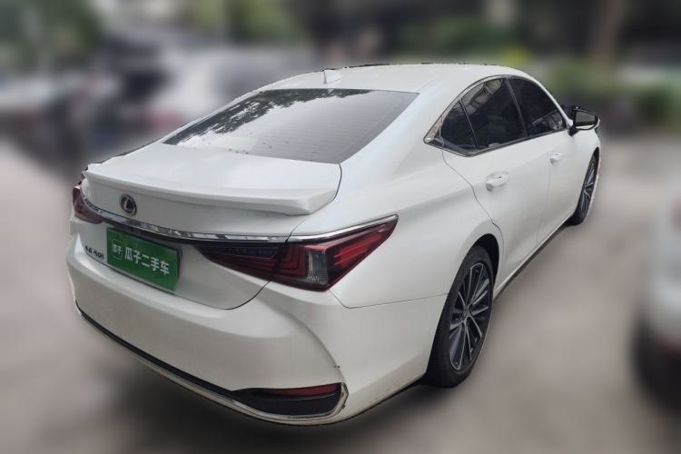 Used Lexus ES 2022 300h Deluxe Edition Exterior 5
