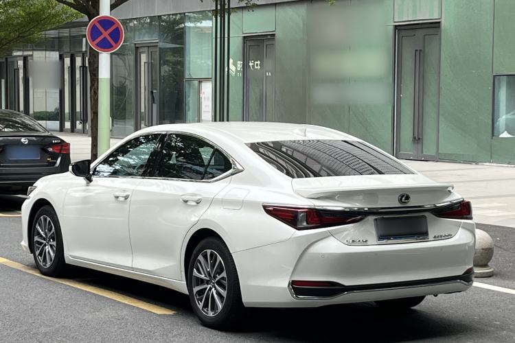 Used Lexus ES 2022 300h Excellence Edition Exterior 5