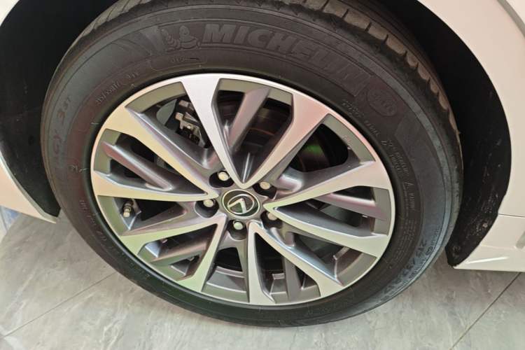 Used Lexus ES 2022 300h Excellence Edition Exterior 5