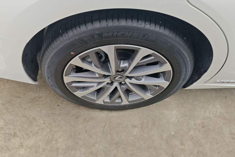 Used Lexus ES 2022 300h Excellence Edition Exterior 5