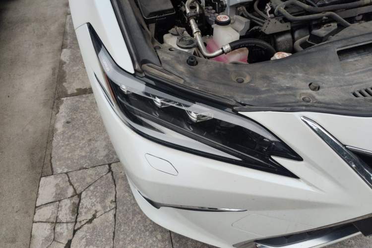 Used Lexus ES 2022 300h Deluxe Edition Exterior 6