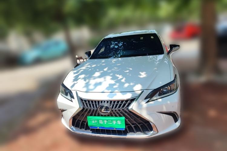 Used Lexus ES 2022 300h Excellence Edition Front