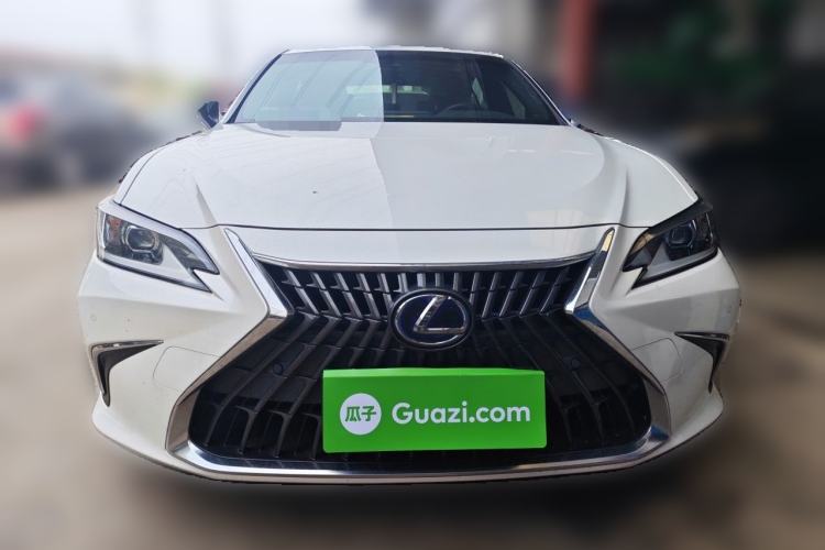 Used Lexus ES 2022 300h Excellence Edition Front