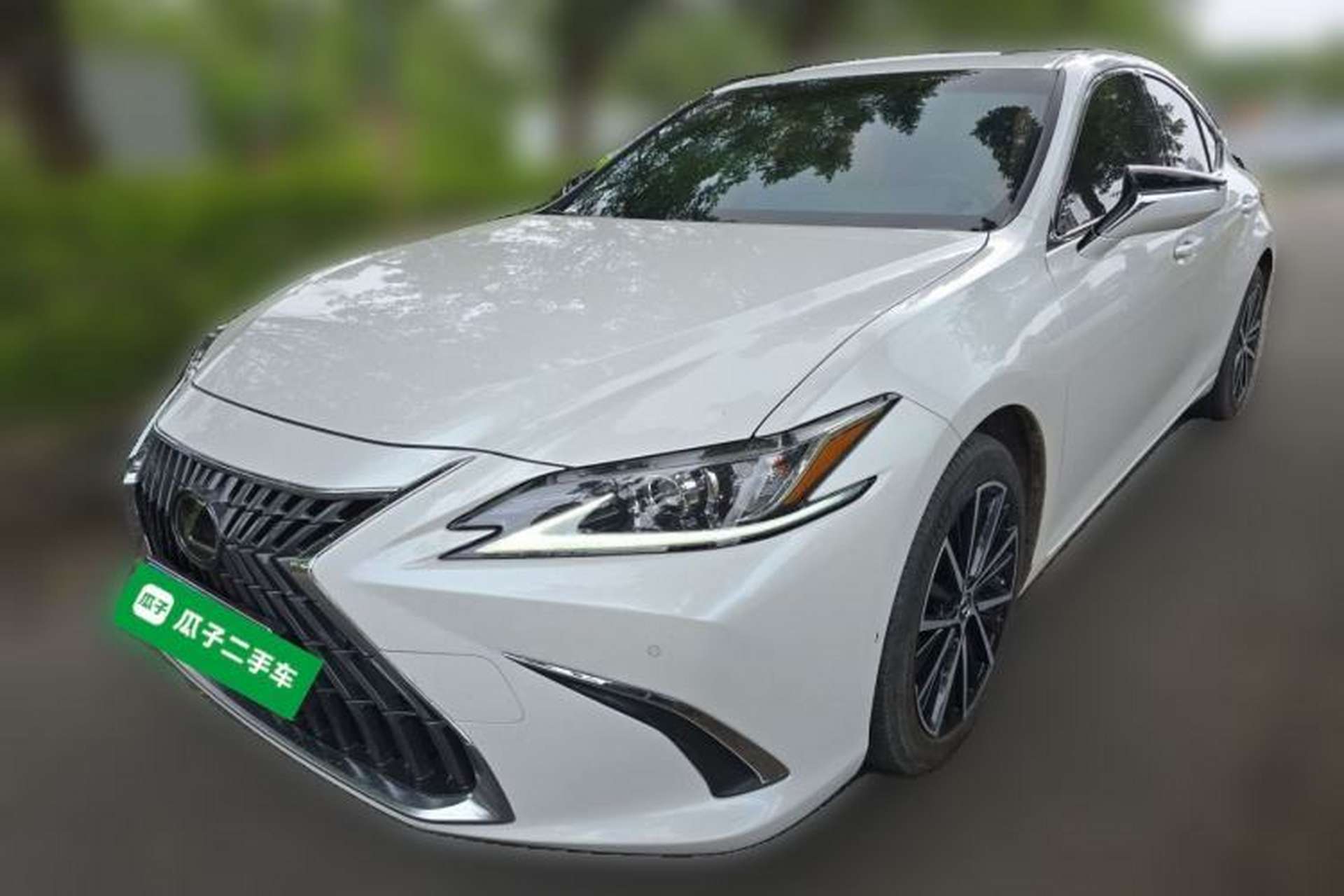 Used Lexus ES 2022 300h Excellence Edition Front Left 45 Deg